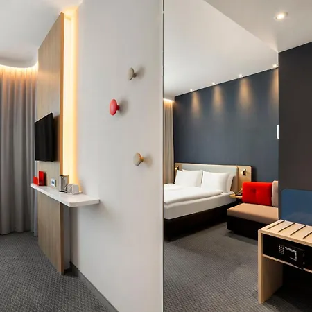 Holiday Inn Express Munich City West By Ihg Отель 3*
