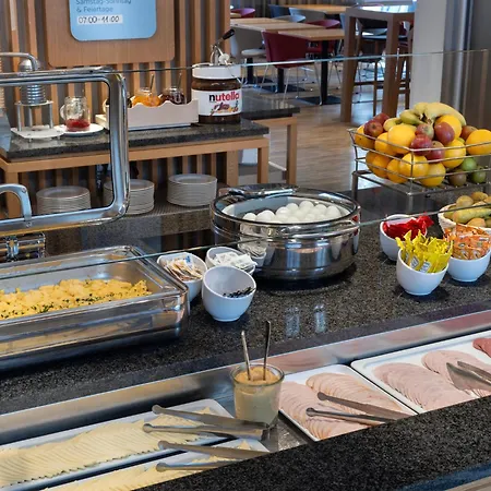 Holiday Inn Express Munich City West By Ihg Отель