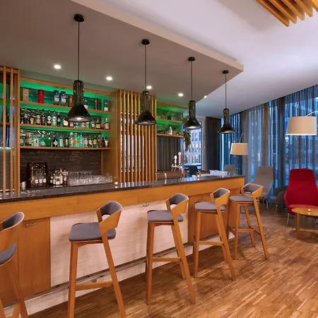 Szálloda Express West By Ihg 3*