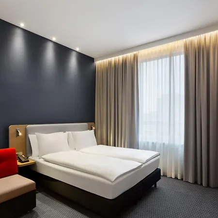 Express West By Ihg