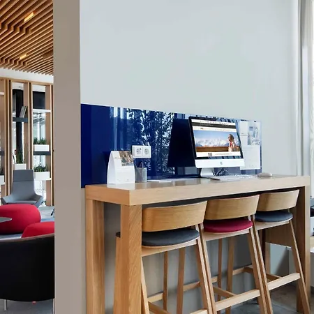 Отель Holiday Inn Express Munich City West By Ihg 3*
