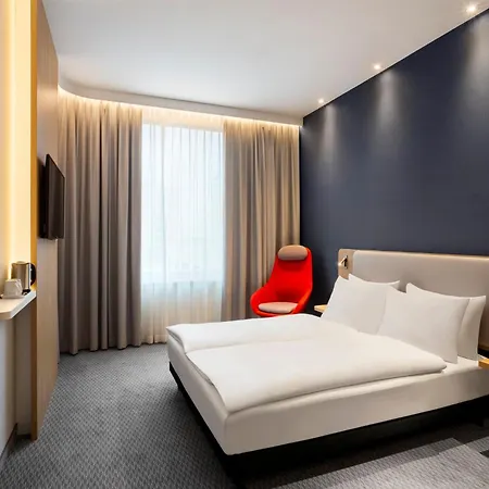 Отель Holiday Inn Express Munich City West By Ihg 3*