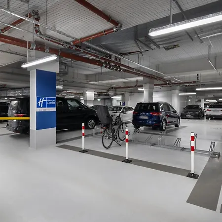 Holiday Inn Express Munich City West By Ihg 3*