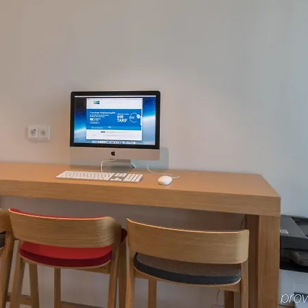 هوليداي إن اكسبرس سيتي ويست