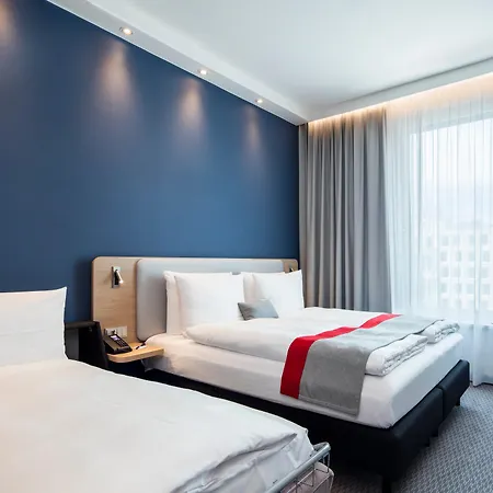 Holiday Inn Express Munich City West By Ihg 3* Munich