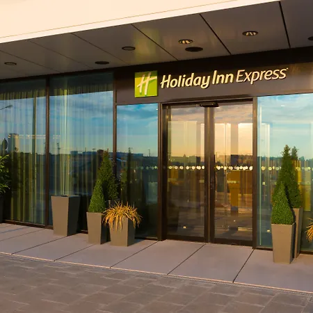 Hotel Holiday Inn Express Munich City West By Ihg 3*
