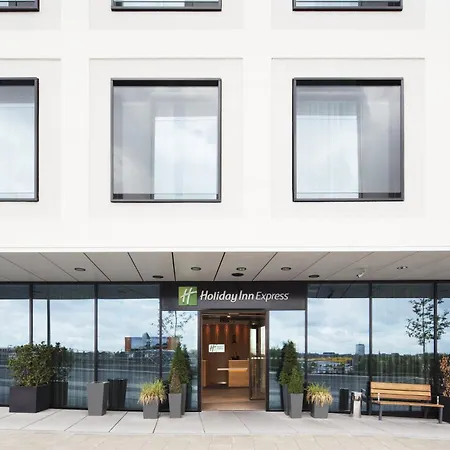 ホテル ホリデイイン エクスプレス シティ ウエスト