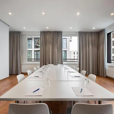 Hotel Holiday Inn Express Munich City West By Ihg 3*