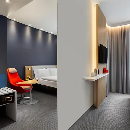 Holiday Inn Express Munich City West By Ihg 3*