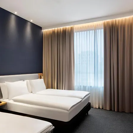 Holiday Inn Express Munich City West By Ihg 3* Munich