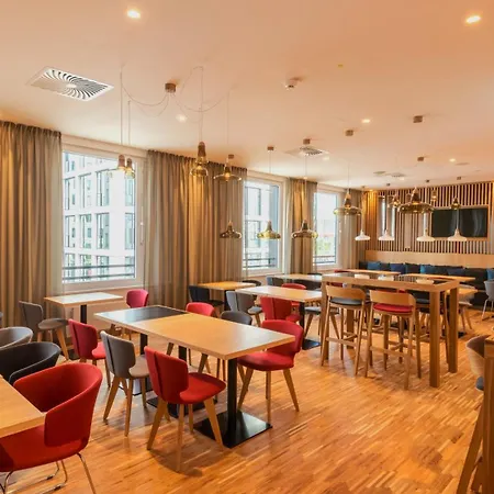 Holiday Inn Express Munich City West By Ihg 3*
